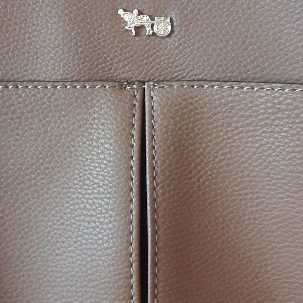 Brown leather shoulder purse